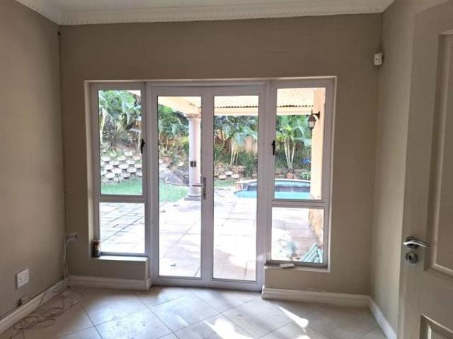 Townhouse for rent in Seaview, Kwazulu-natal