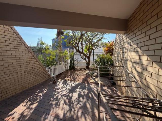 Townhouse for rent in Seaview, Kwazulu-natal