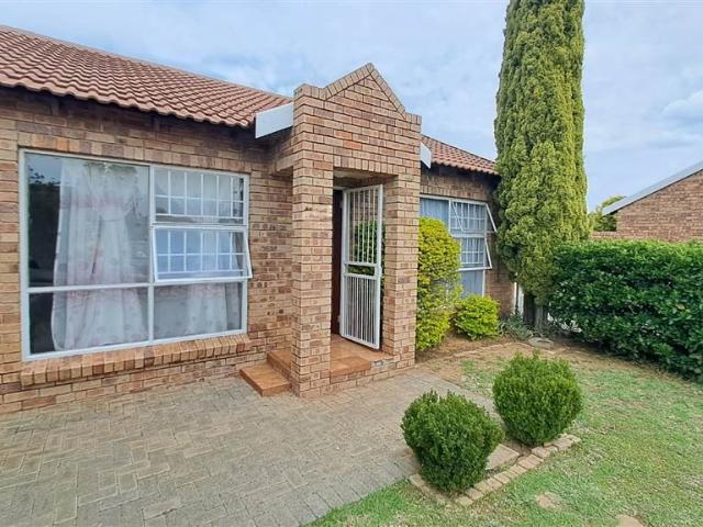 Townhouse for sale in Bloemfontein, Free State