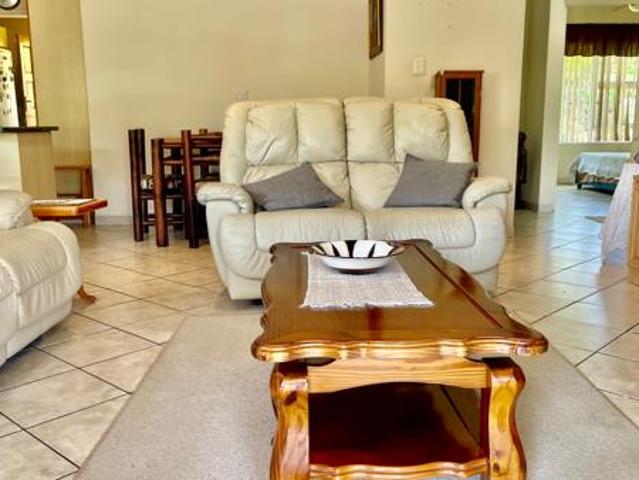 Townhouse for sale in Margate, Hibiscus Coast Local Municipality