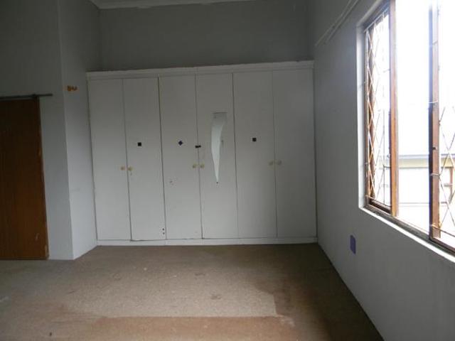 Townhouse for sale in Margate, Hibiscus Coast Local Municipality