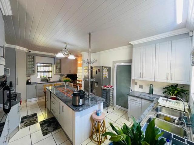 Townhouse for sale in Sasolburg, Metsimaholo Local Municipality