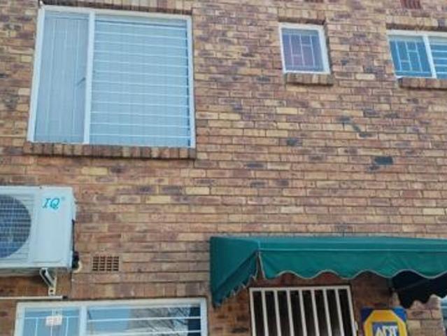 Townhouse for sale in Oranjeville, Free State