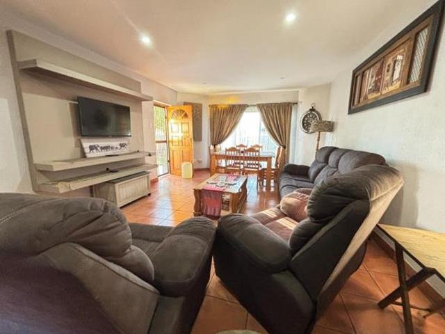 Townhouse for sale in Oranjeville, Free State