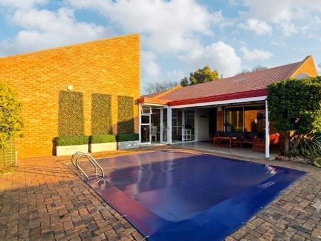 Townhouse for sale in Oranjeville, Free State