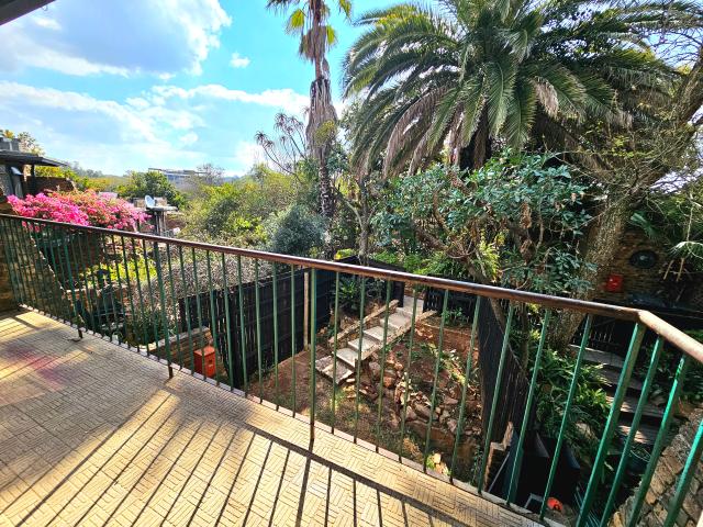 Townhouse for sale in Waterkloof, Gauteng