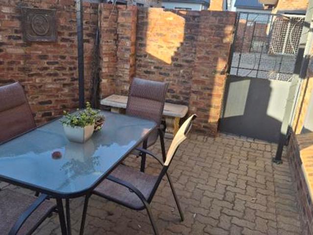 Townhouse for sale in Dr Kenneth Kaunda, North West