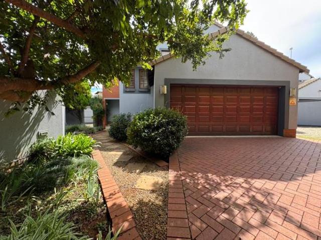 Townhouse for sale in Dr Kenneth Kaunda, North West