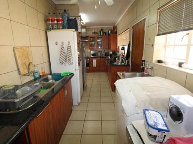 Townhouse for sale in Dr Kenneth Kaunda, North West