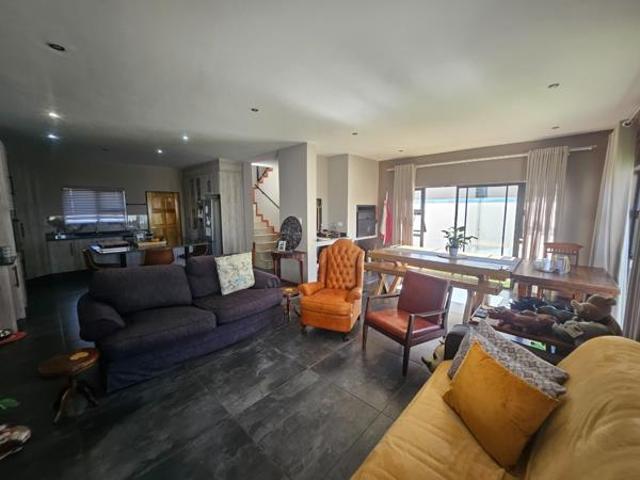 Townhouse for rent in Dr Kenneth Kaunda, North West
