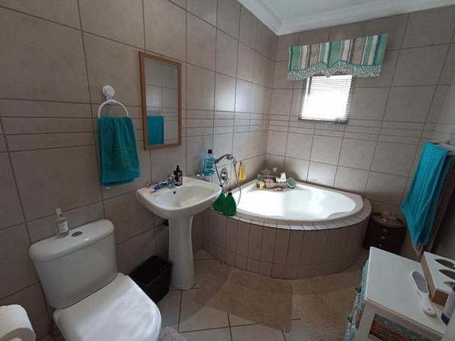 Townhouse for rent in Vanderbijlpark, Emfuleni Local Municipality