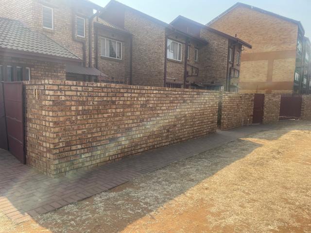 Townhouse for sale in Sedibeng, Gauteng