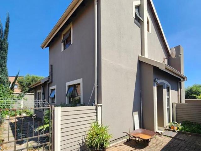 Townhouse for sale in Sedibeng, Gauteng