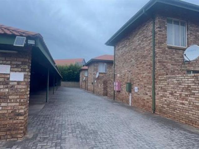 Townhouse for sale in Sedibeng, Gauteng