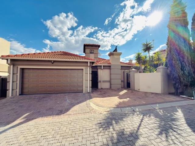 Townhouse for sale in Sedibeng, Gauteng