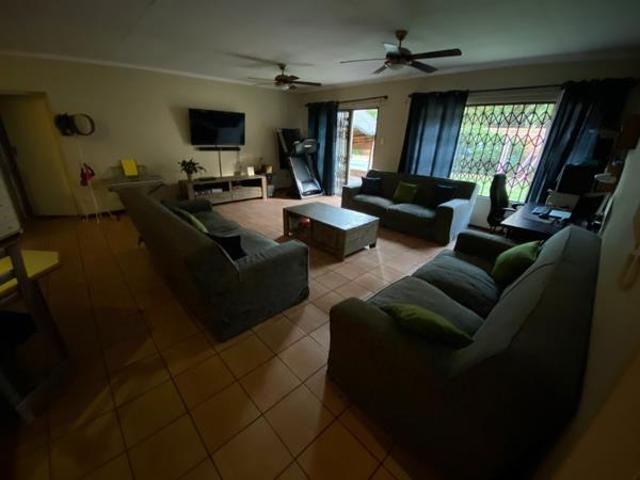Townhouse for sale in Vanderbijlpark, Emfuleni Local Municipality
