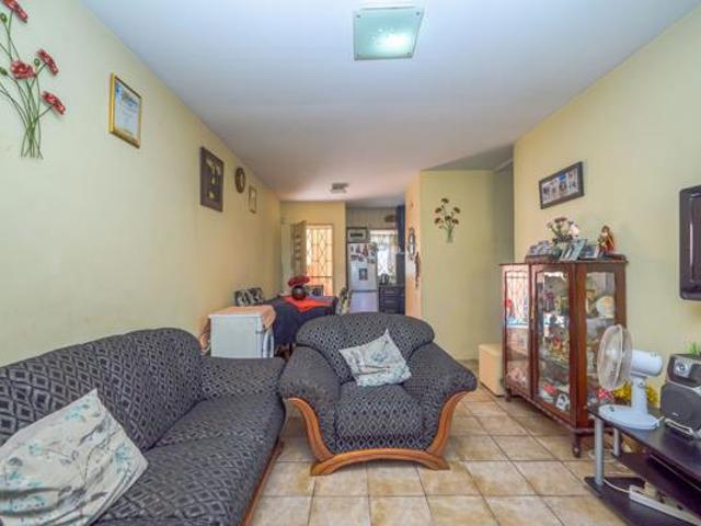 Townhouse for sale in Mount Moreland, Kwazulu-natal