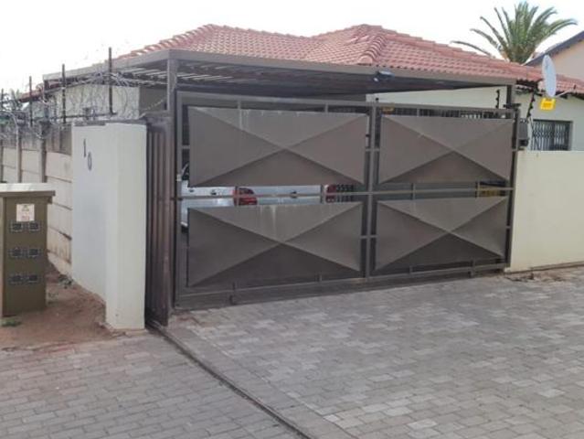 Townhouse for sale in Frances Baard, Northern Cape