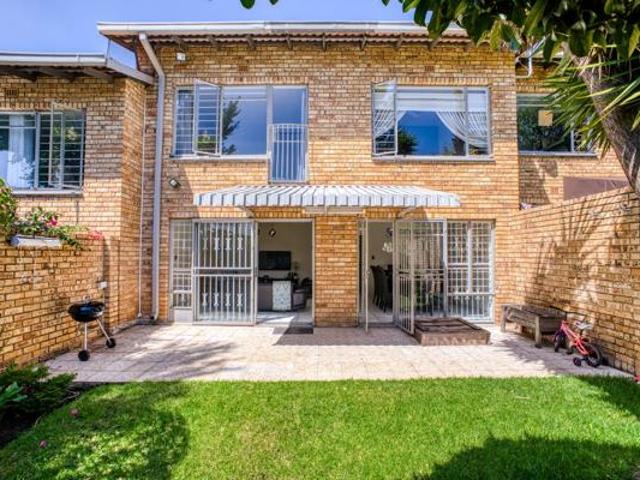 Townhouse for rent in Vosloorus, Gauteng