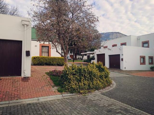 Townhouse for rent in Durbanville, Western Cape