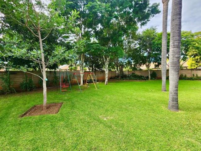 Townhouse for rent in Waterkloof, Gauteng