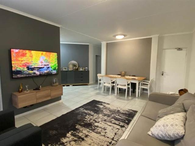 Townhouse for sale in Vosloorus, Gauteng