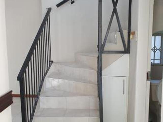 Townhouse for rent in Waterkloof, Gauteng