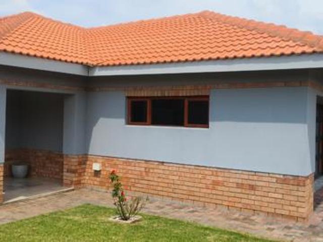 Townhouse for sale in Tlhabane, North West