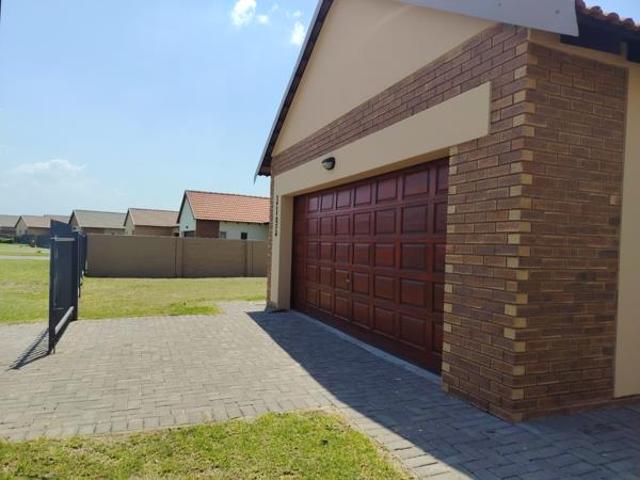 Townhouse for sale in Rustenburg Local Municipality, Bojanala Platinum District Municipality