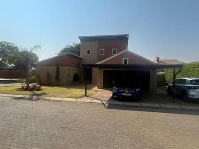Townhouse for sale in Tlhabane, North West