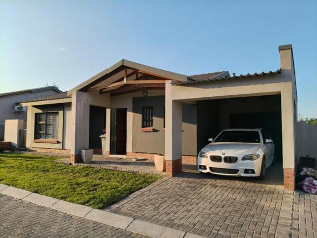Townhouse for sale in Tlhabane, North West