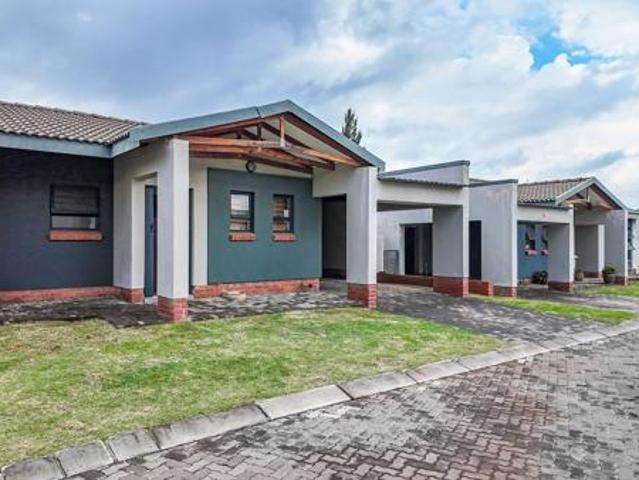 Townhouse for sale in Tlhabane, North West