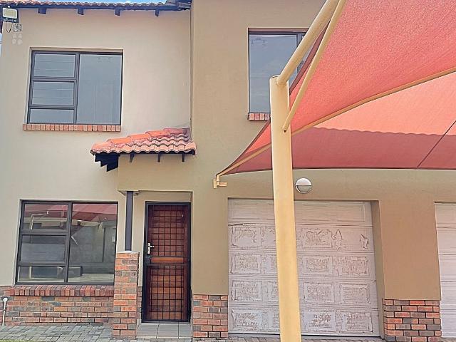 Townhouse for sale in Tlhabane, North West