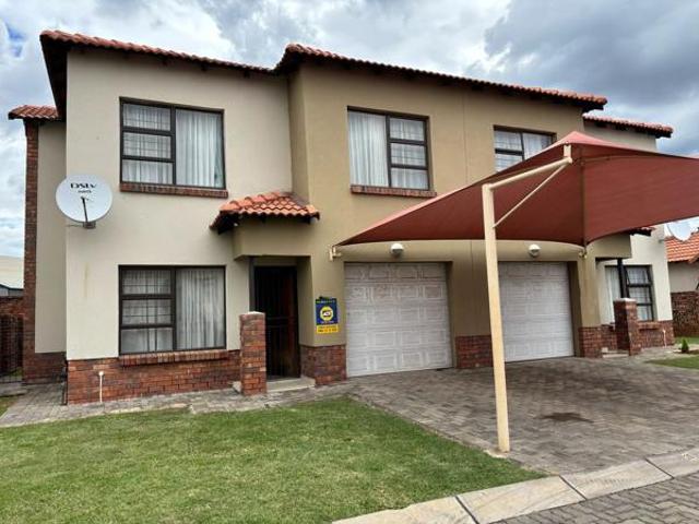 Townhouse for sale in Tlhabane, North West