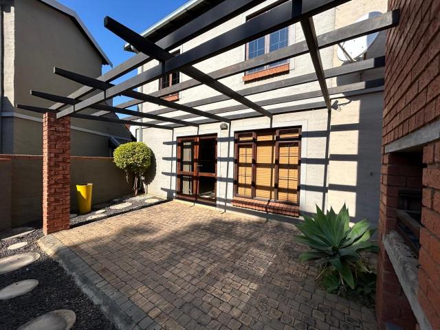 Townhouse for sale in Tlhabane, North West
