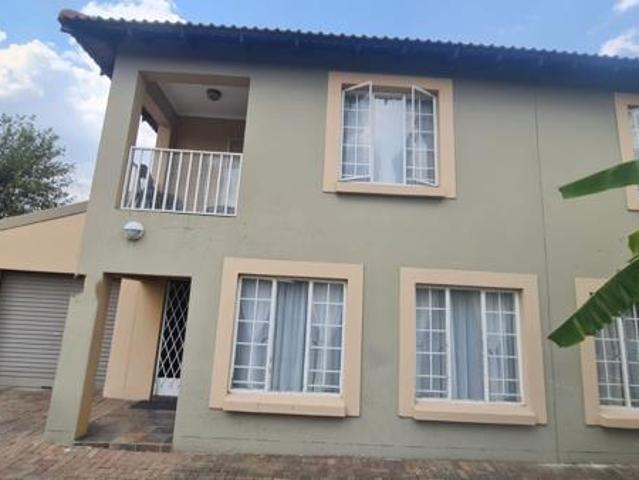 Townhouse for sale in Rustenburg Local Municipality, Bojanala Platinum District Municipality