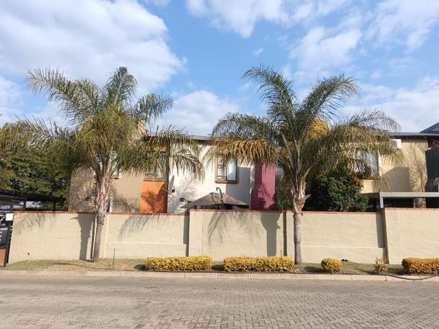 Townhouse for sale in Tlhabane, North West