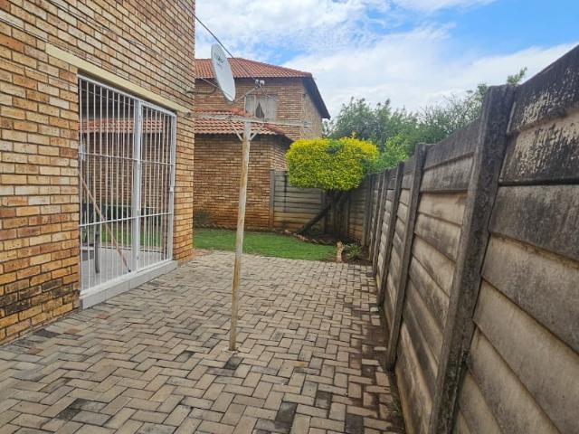 Townhouse for sale in Tlhabane, North West