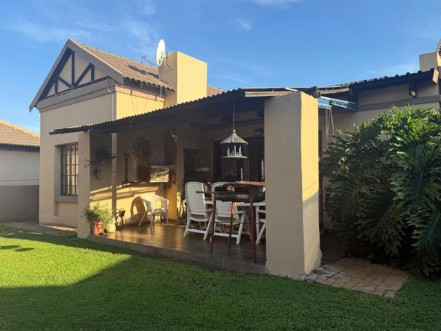 Townhouse for sale in Tlhabane, North West