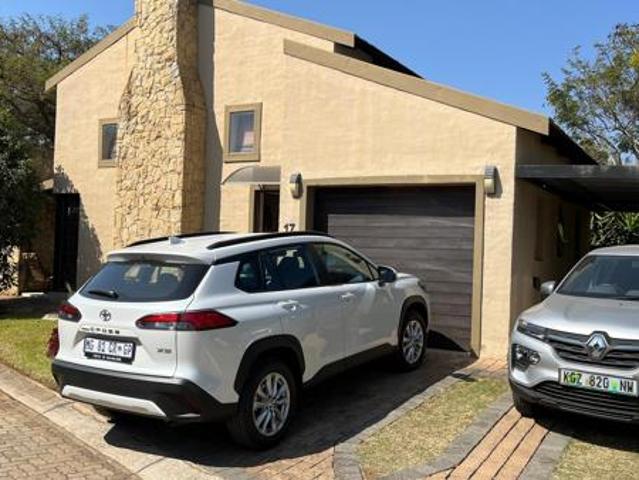 Townhouse for sale in Tlhabane, North West