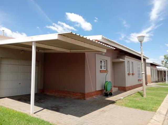Townhouse for rent in Tlhabane, North West