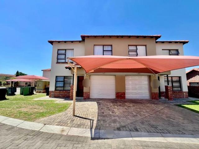 Townhouse for sale in Tlhabane, North West