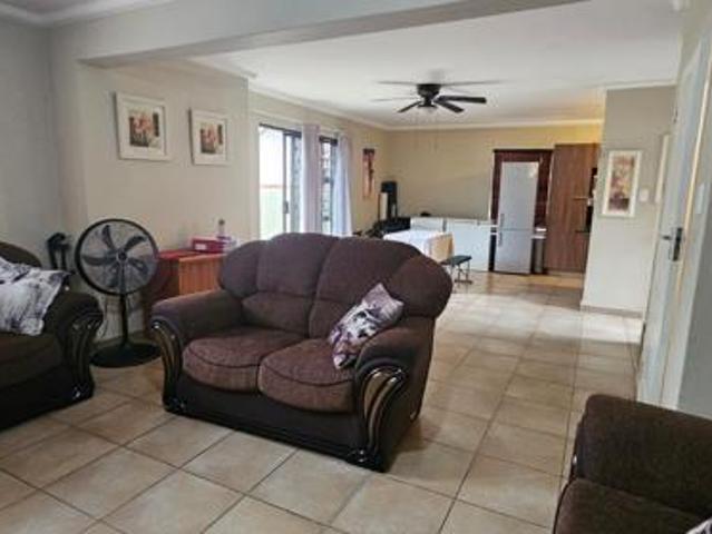 Townhouse for sale in Tlhabane, North West
