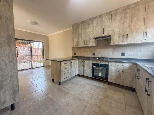 Townhouse for sale in Tlhabane, North West
