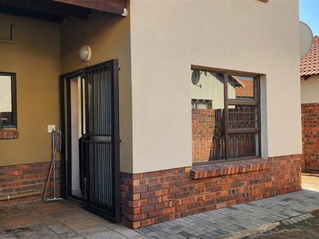 Townhouse for sale in Tlhabane, North West