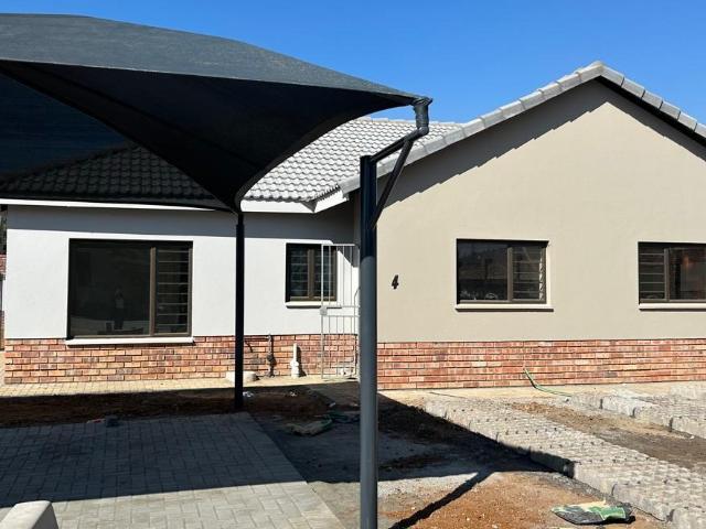 Townhouse for sale in Tlhabane, North West