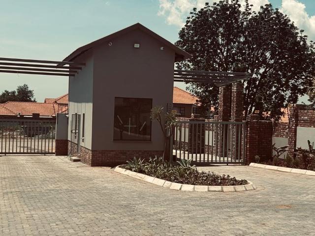 Townhouse for sale in Tlhabane, North West
