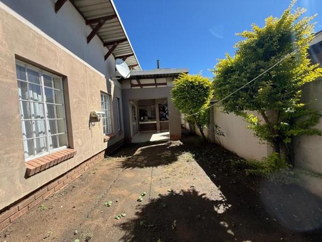 Townhouse for sale in Tlhabane, North West