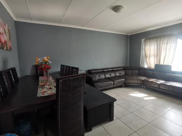 Townhouse for sale in Tlhabane, North West