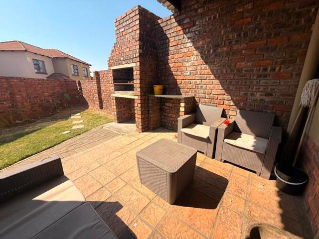 Townhouse for sale in Tlhabane, North West